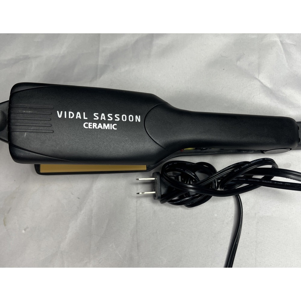 Vidal Sassoon Ceramic Model VS182 Flat Iron Hair Straightener Works